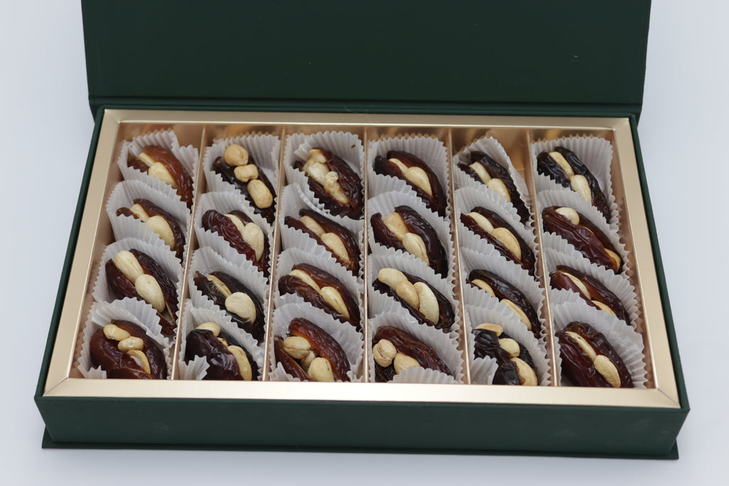 Premium Medjoul Dates Class 1 Stuffed with Cashews